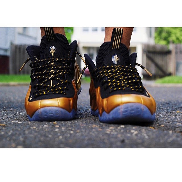 Cordones de cuerda con hilo negro y dorado